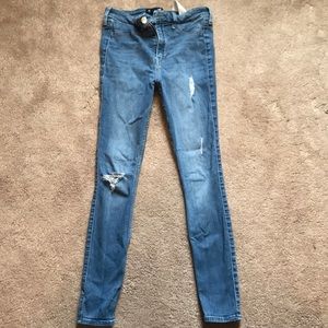 Hollister Skinny Jeans in size 3S (3 short)